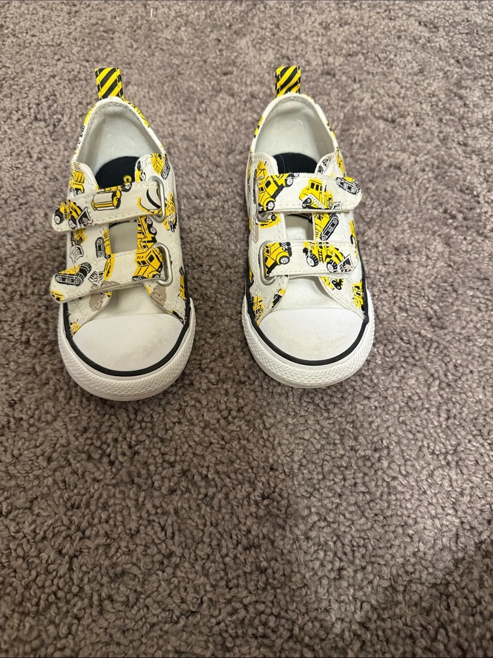 Kids converse White & Yellow Construction Print Canvas Shoes- LIKE NEW